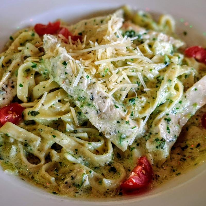 Fettuccine Pollo Pesto photo