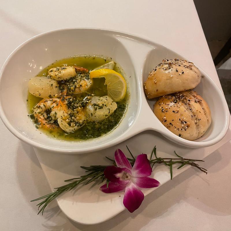 White Wine Shrimp & Scallops photo