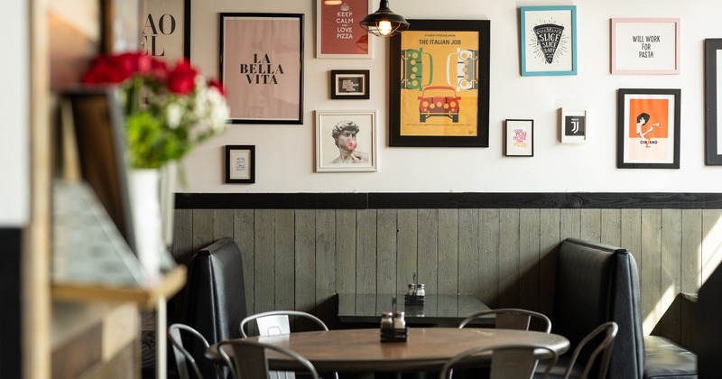 Diner area, table, chairs