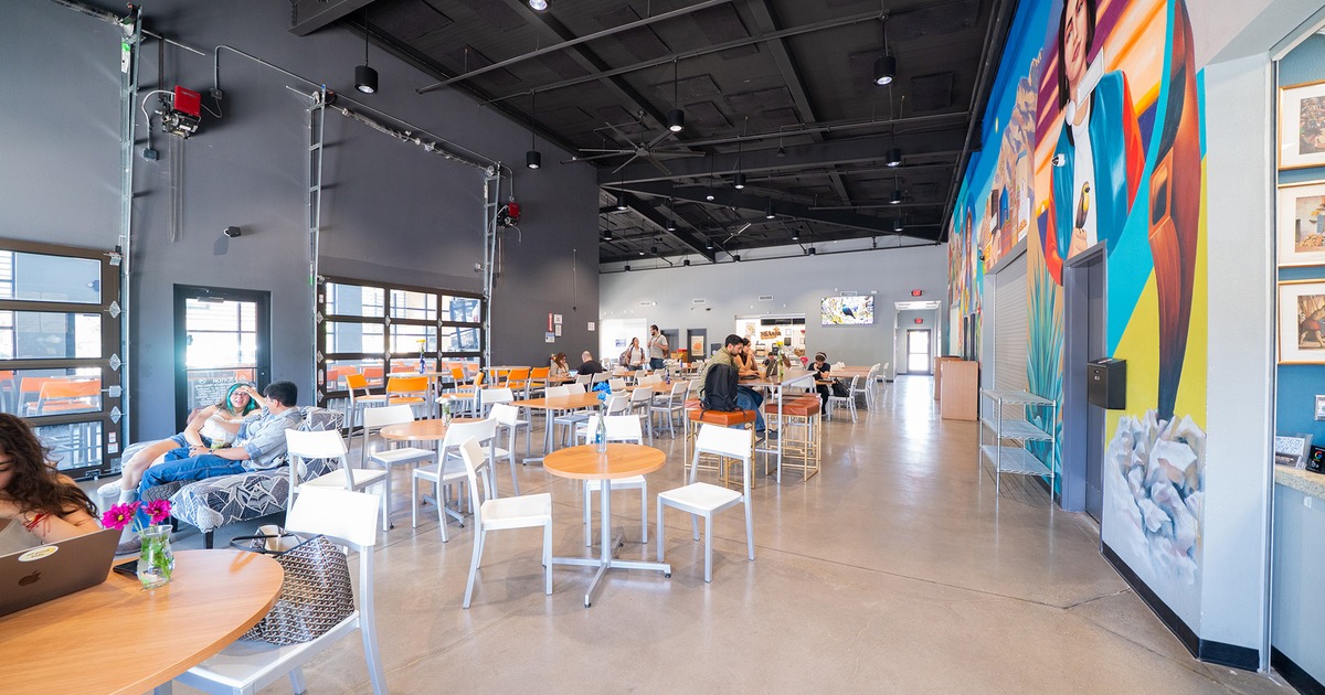 Interior space, dining area with guests