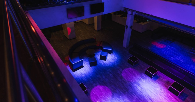 Interior, view from the first floor at the dance floor