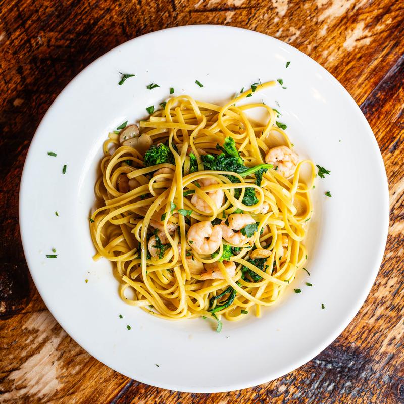 Linguini with Shrimp & Broccoli Rabe photo