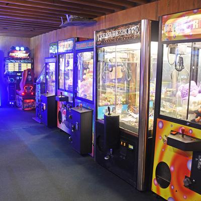 Assorted arcade machines.