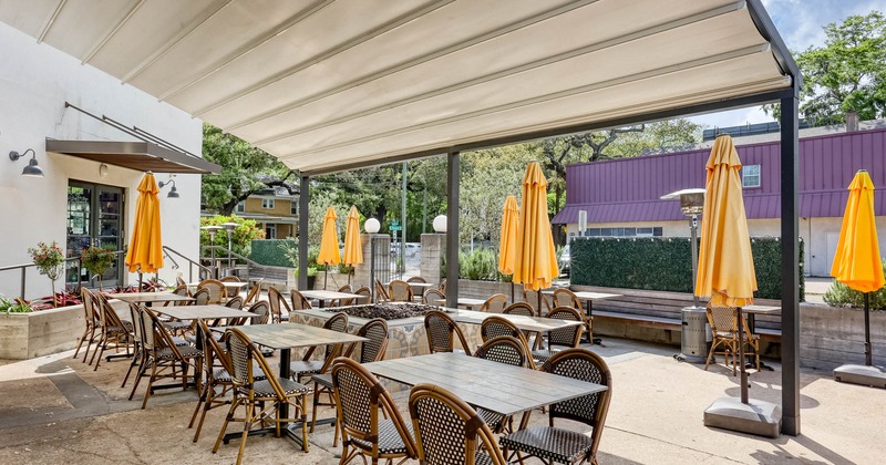 Covered patio, seating area