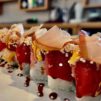 A sushi roll closeup