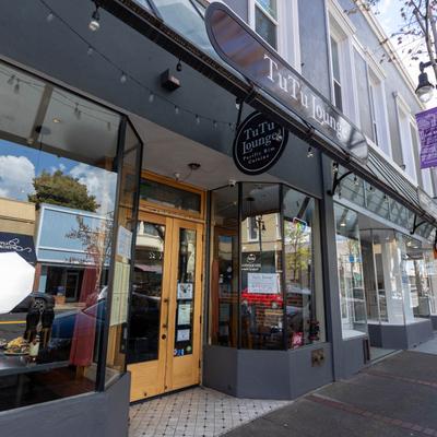 Tutu Lounge outside, entrance.