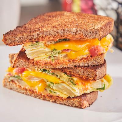 Omelet sandwich