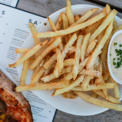 Seasoned fries and dip