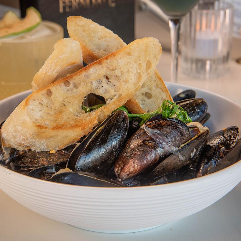 WHITE WINE MUSSELS photo