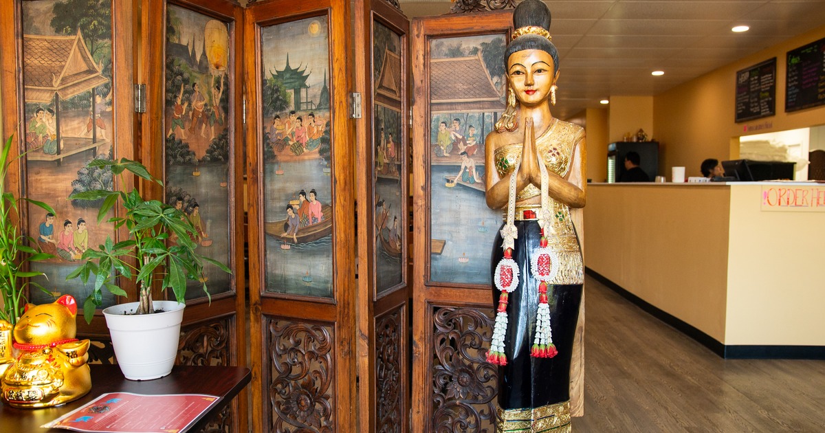 Siam woman statue and folding, wooden, room partition, painted with traditional motifs