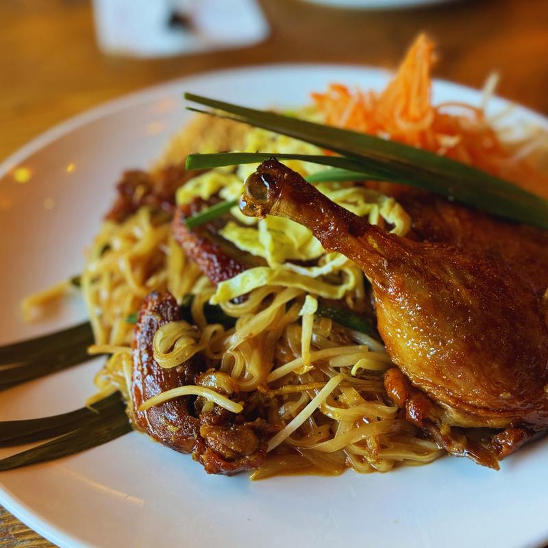 Monthly Special : Emperald Duck Pad Thai photo