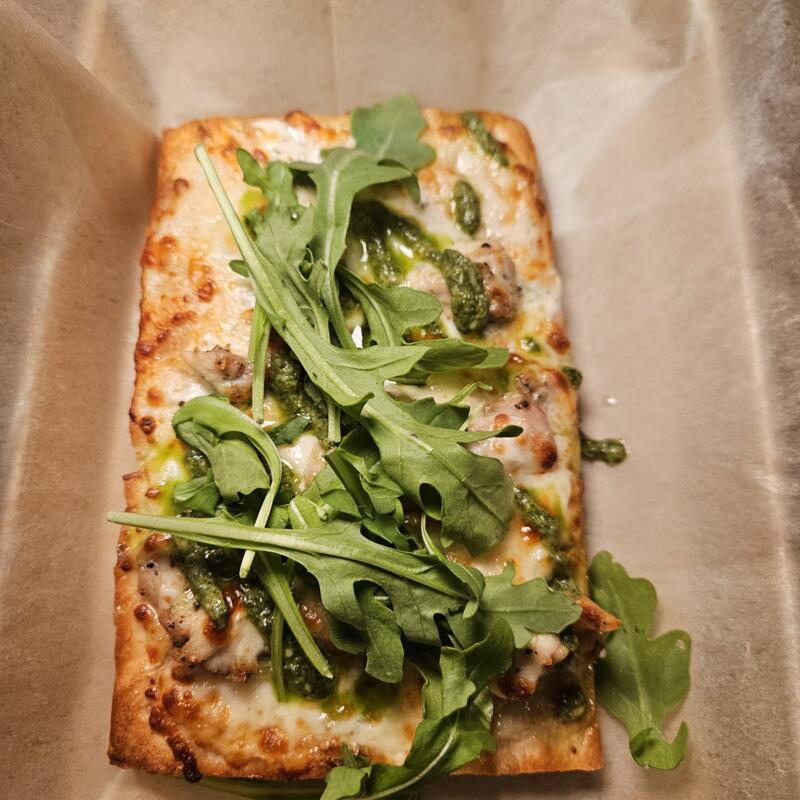 Pesto Cream Pizza photo