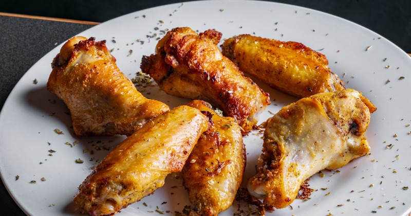 A serving of six wings