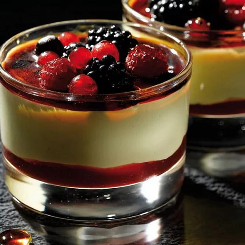 Crème Brulee & Berries photo