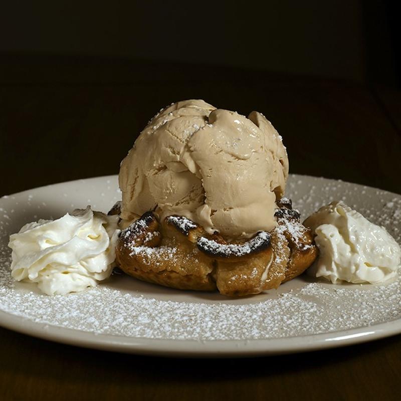 APPLE TART WITH VANILLA GELATO photo