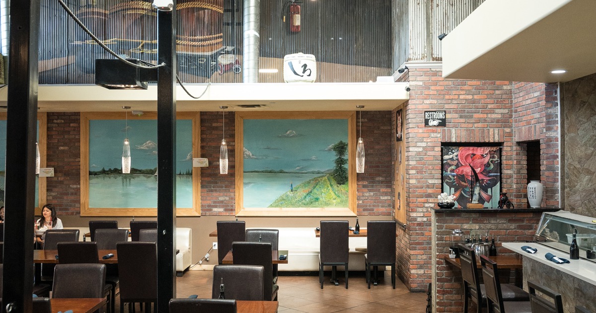 Diner area, wide view