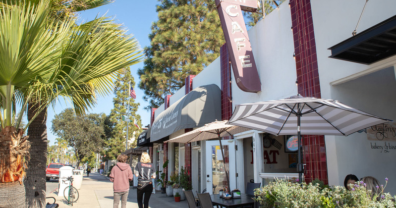 Restaurant main entrance, view from the street