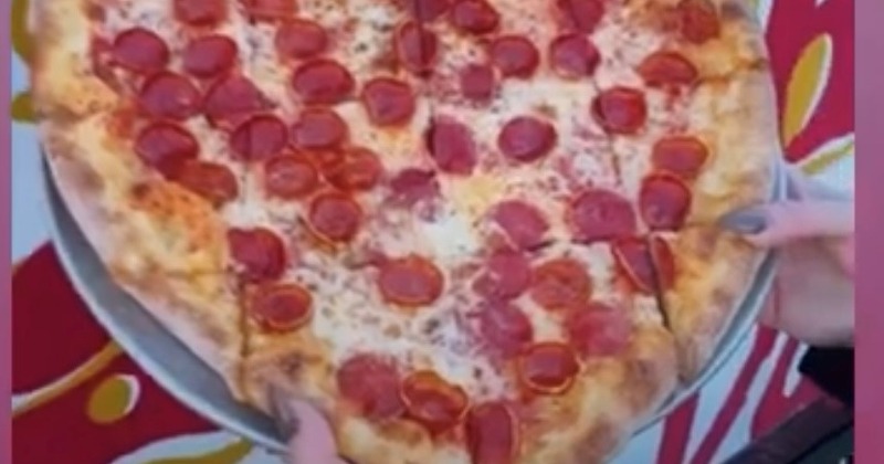 Pepperoni pizza