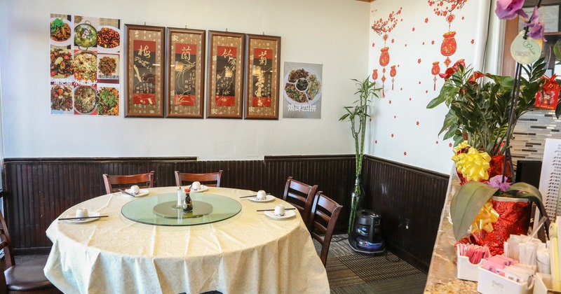 Round diner table in the corner