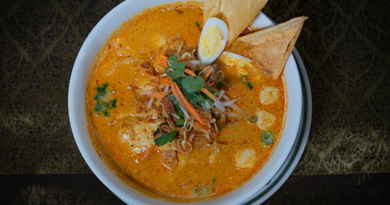 Top view of Pad Thai bowl