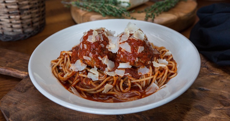 Spaghetti & meatballs, served