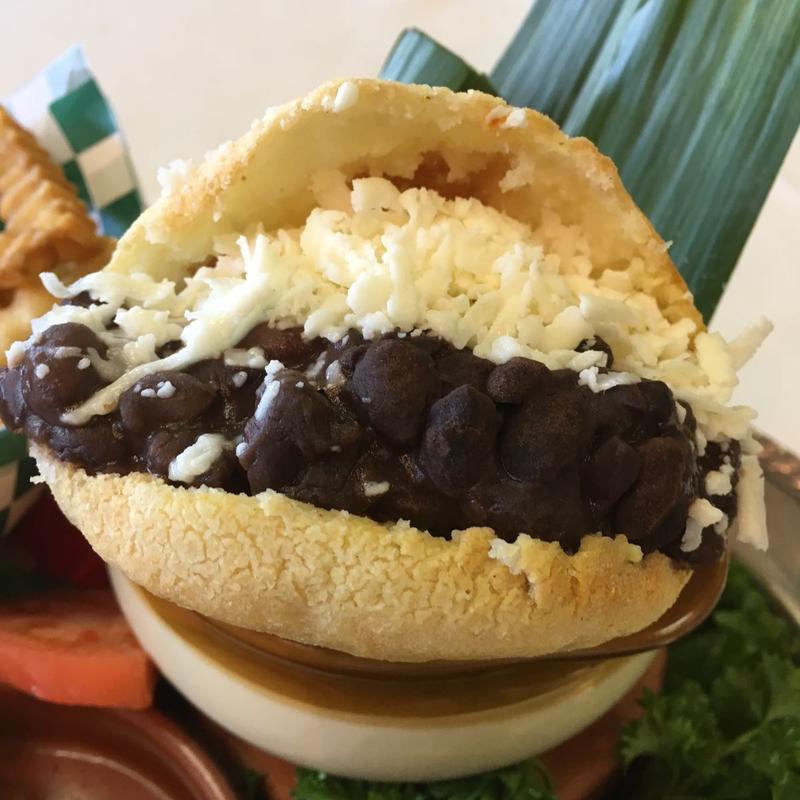 Arepa Dominó (VT, GF) photo