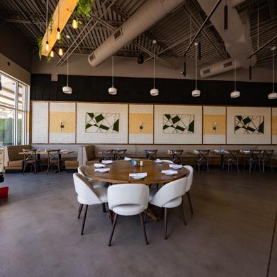 Crust Simply Italian interior, seating