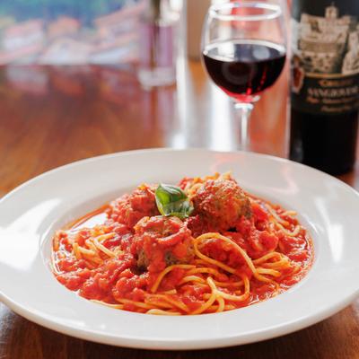 Spaghetti and meatballs.