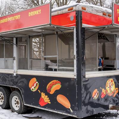 Tasty Bacon's, food truck.