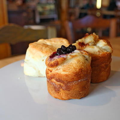 Pastry with fruit, closeup