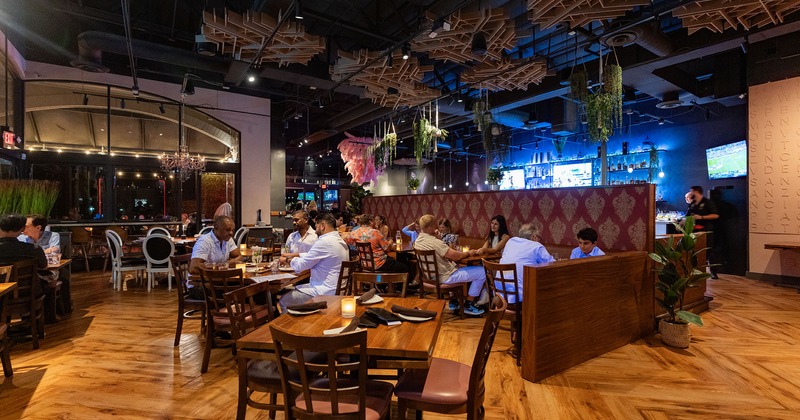 Interior space, dining area with guests