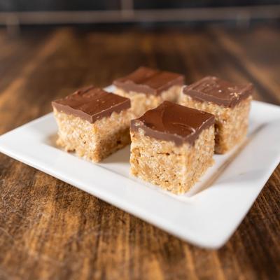 Plate of Scotcheroos dessert.