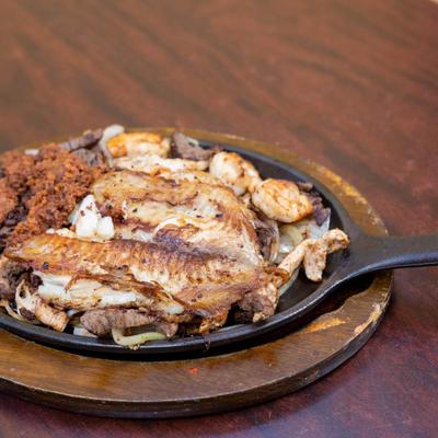 Mar y Tierra Fajita.