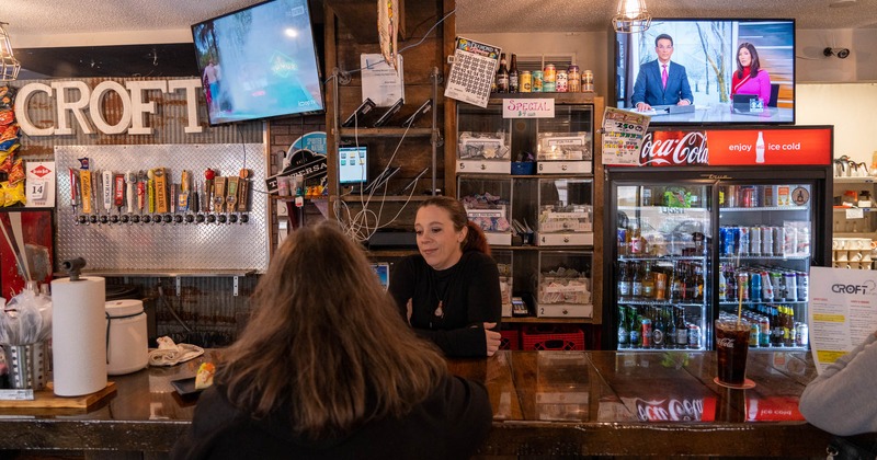 Bar, bartender, guest seating