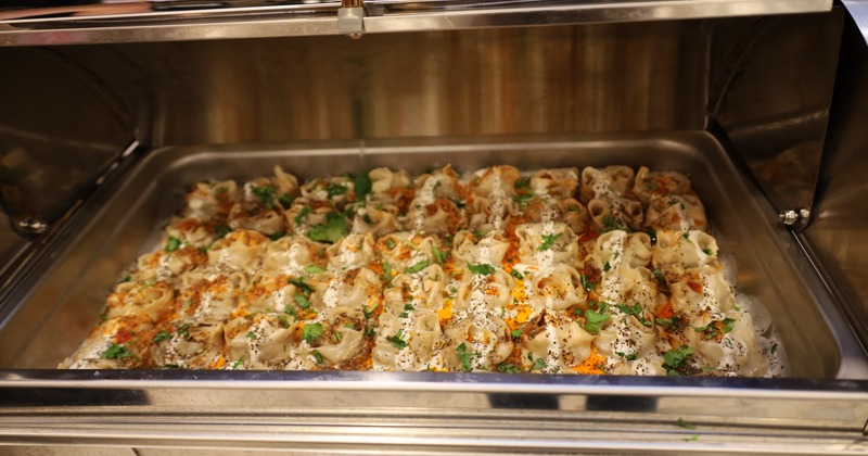 A tray with mantu dumplings