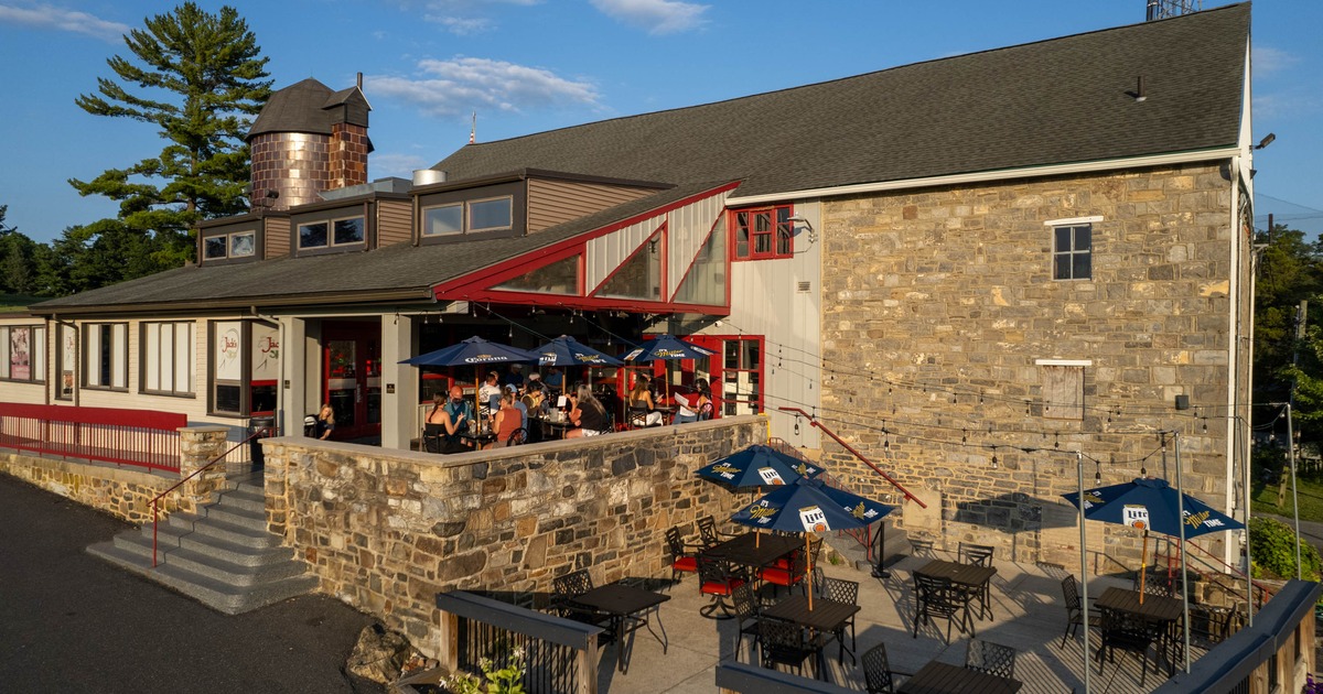 Exterior, patio area
