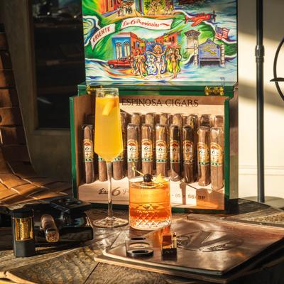 Fizz the Season and House Old Fashioned with cigars