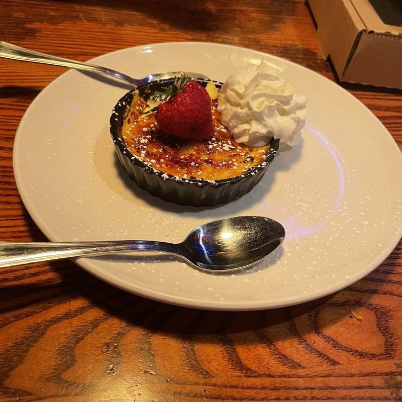 Classic Vanilla Crème Brûlée photo