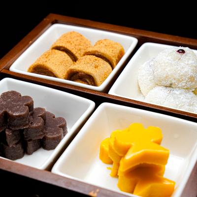 Four-Piece set place snacks photo
