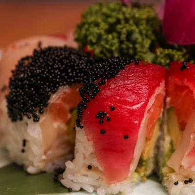 Tricolor Roll, close up.