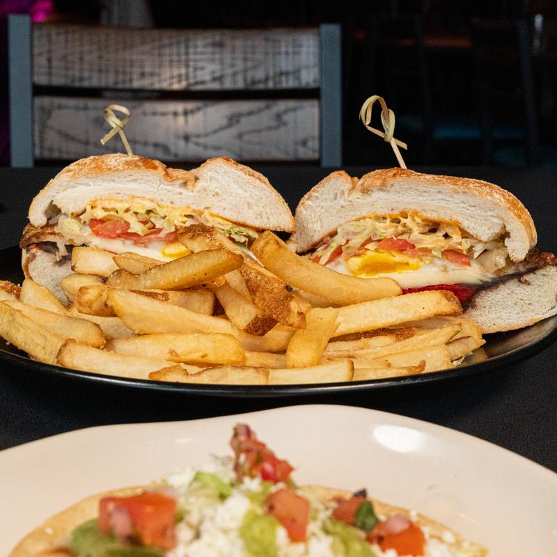 Torta de chorizo con huevo photo