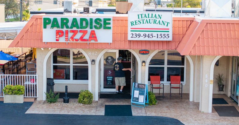 Paradise Pizza outside