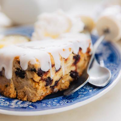 Blueberry cake with white frosting