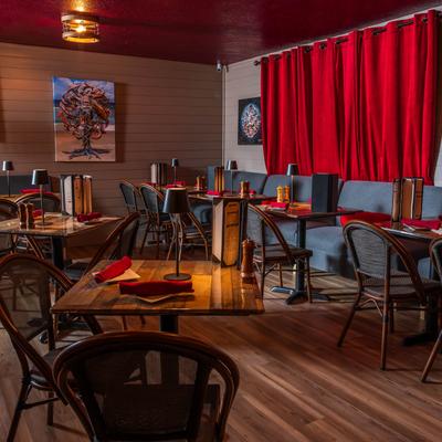 Bartletts interior, dining area.