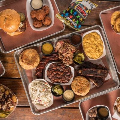 A top view of the Mama's house meal.