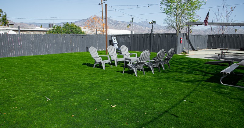 Exterior, yards, lawn, chairs