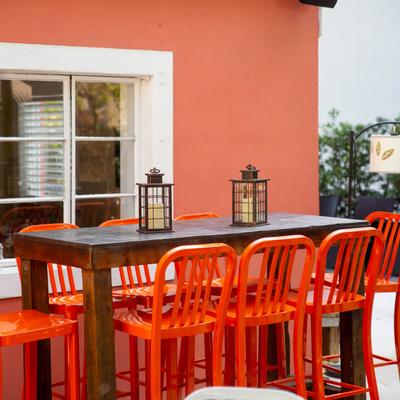 Exterior, table for eight