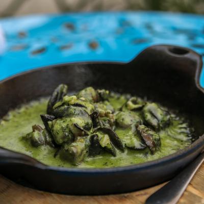 Escargot de Bourgogne, Snails, garlic, parsley, maitre d'hotel butter, chablis