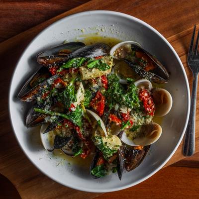 Linguine With White Clam Sauce.