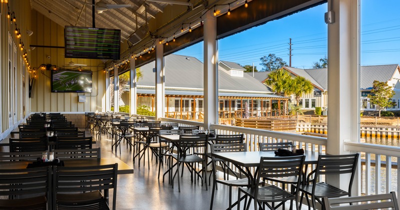 Exterior, seating area